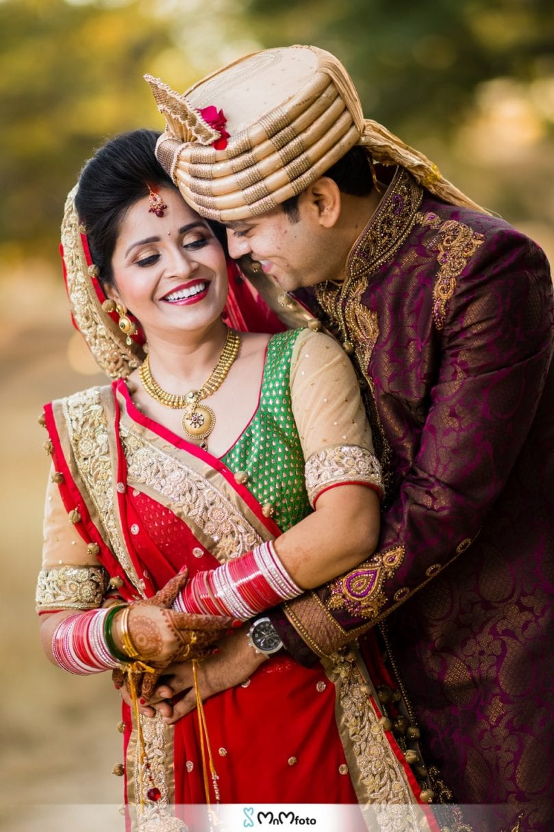 30 Real Brides Who Ditched Typical Choodas & Went 'Bole Chudiyan' | Indian  wedding photography poses, Indian bridal photos, Bridal photography