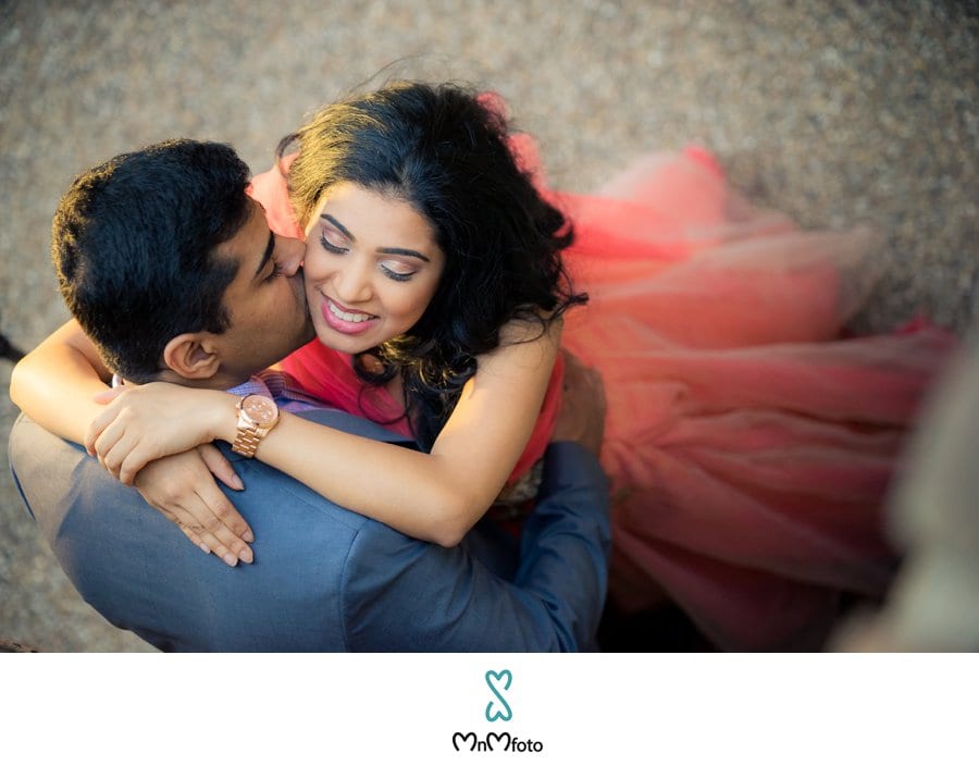 7 Engagement Photo Poses to Freeze Your Epic Love Story