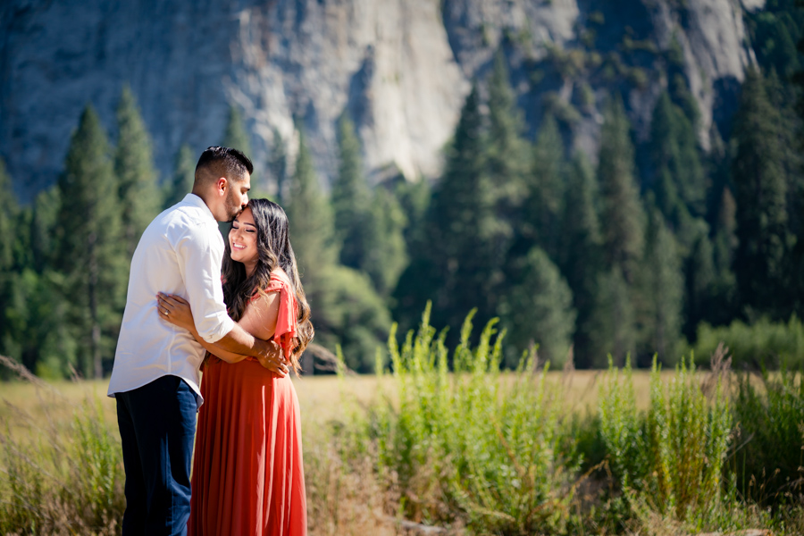 Yosemite National Park engagement photo shoot