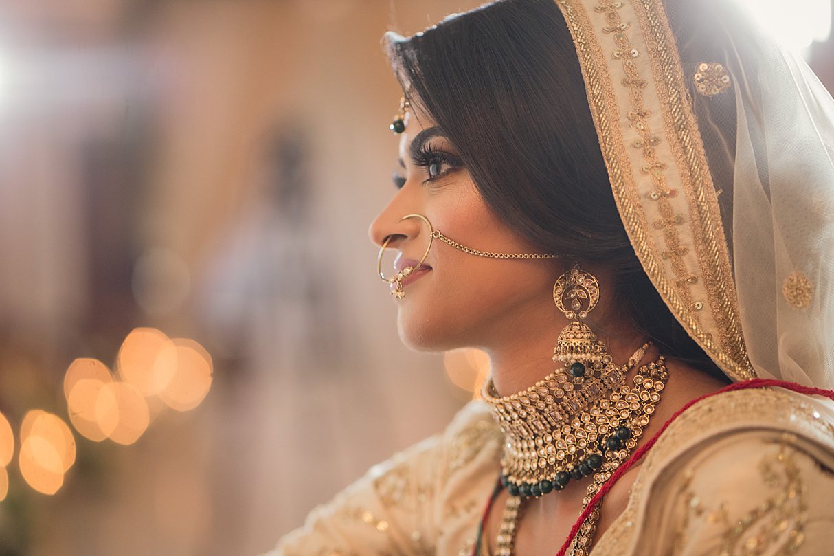 gujarati hindu wedding brides entrance