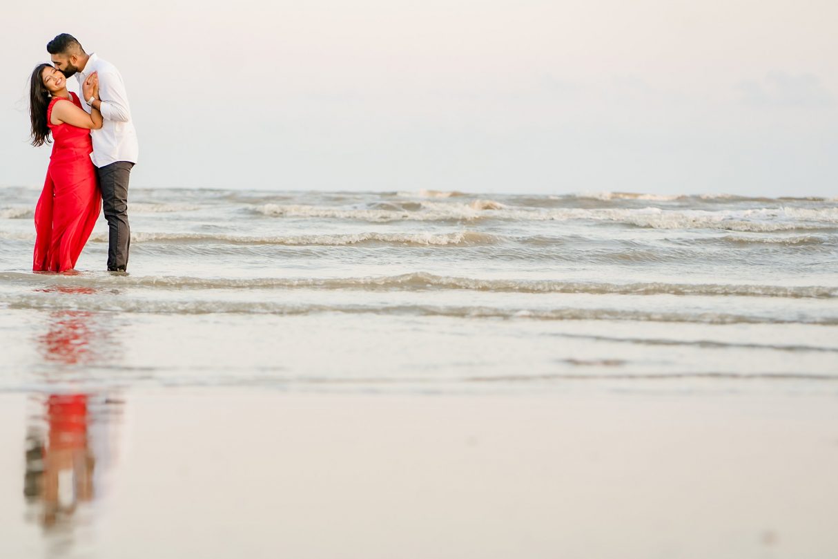 Galveston Beach Pre-Wedding Shoot with Shannon and Libin

