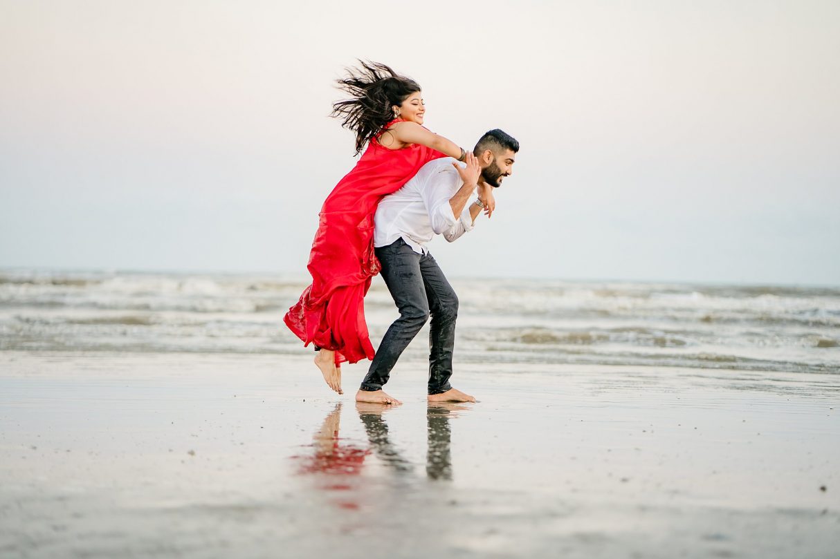 Galveston Beach Pre-Wedding Shoot with Shannon and Libin

